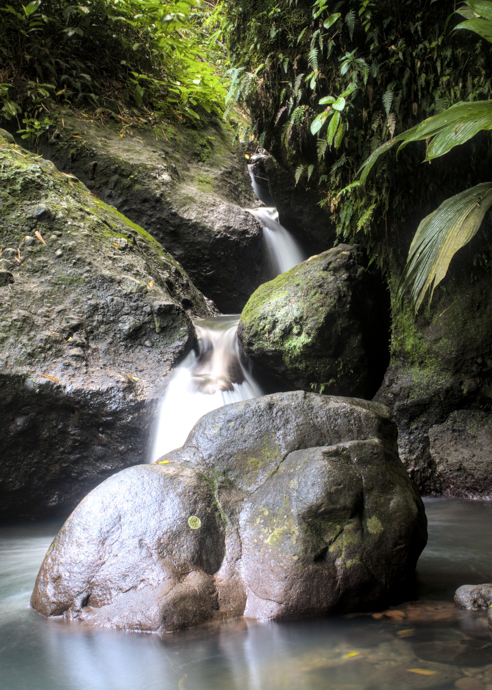 Ein kleiner Wasserfall auf dem Weg zum großen Wasserfall